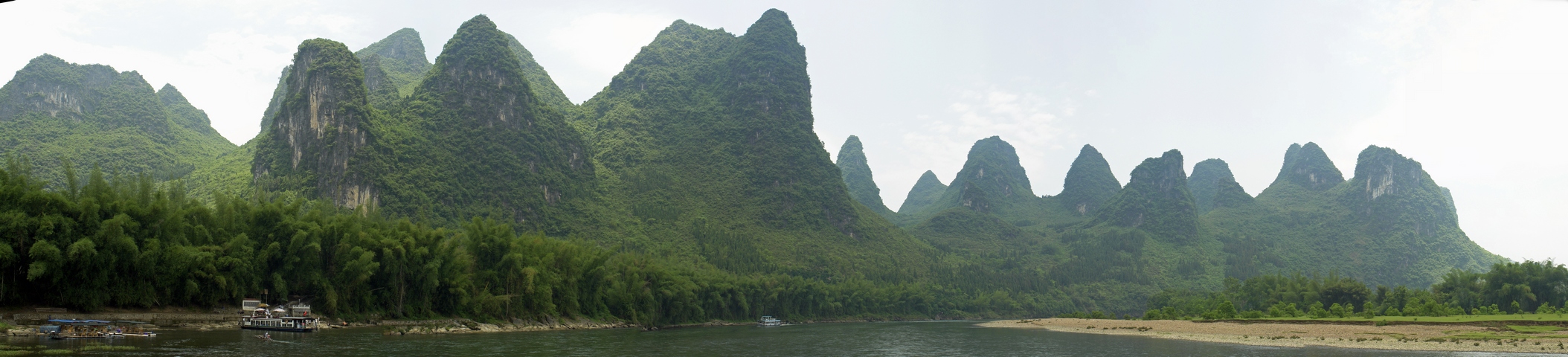 Li River28.jpg - 5 images, Size: 11091 x 2525, FOV: 151.70 x 34.54, RMS: 3.18, Lens: Standard, Projection: Spherical, Color: LDR